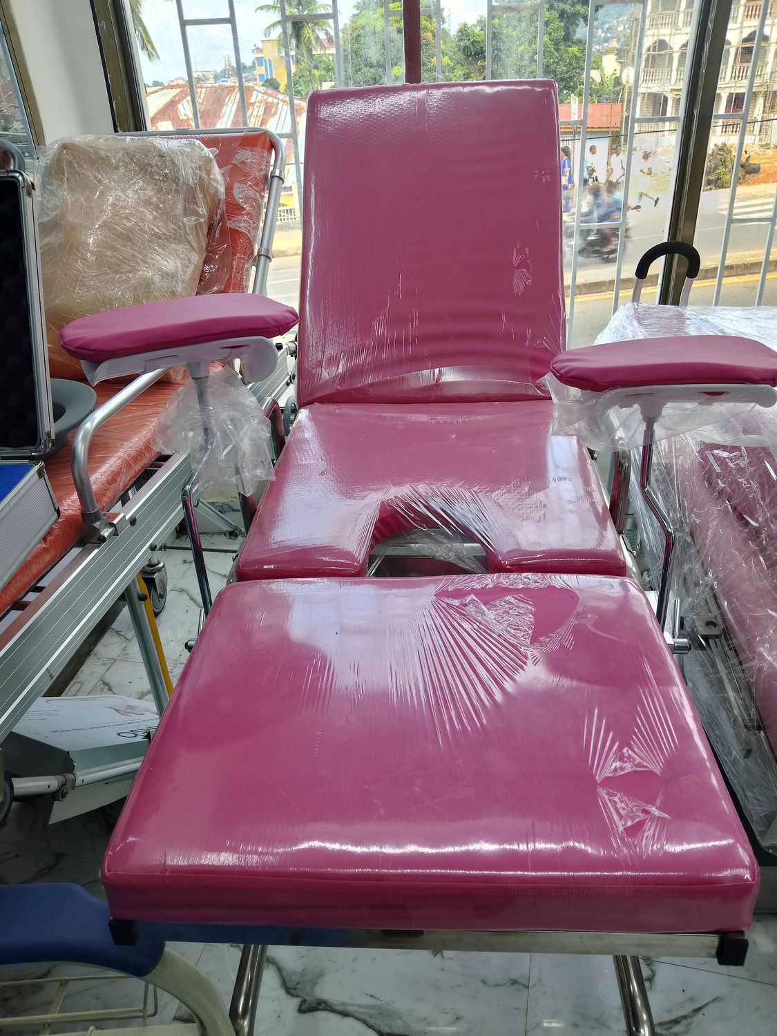 Gynaecological examination chair
