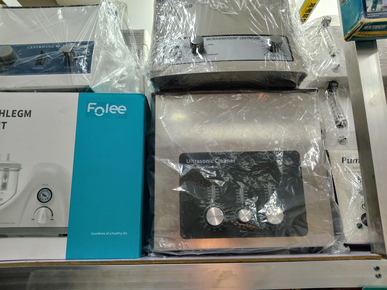 Laboratory centrifuges and ultrasonic cleaner
