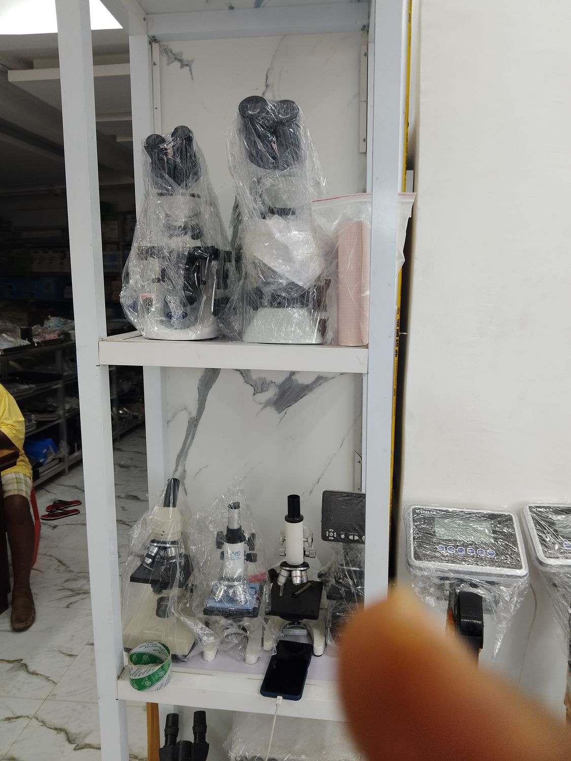 Microscope